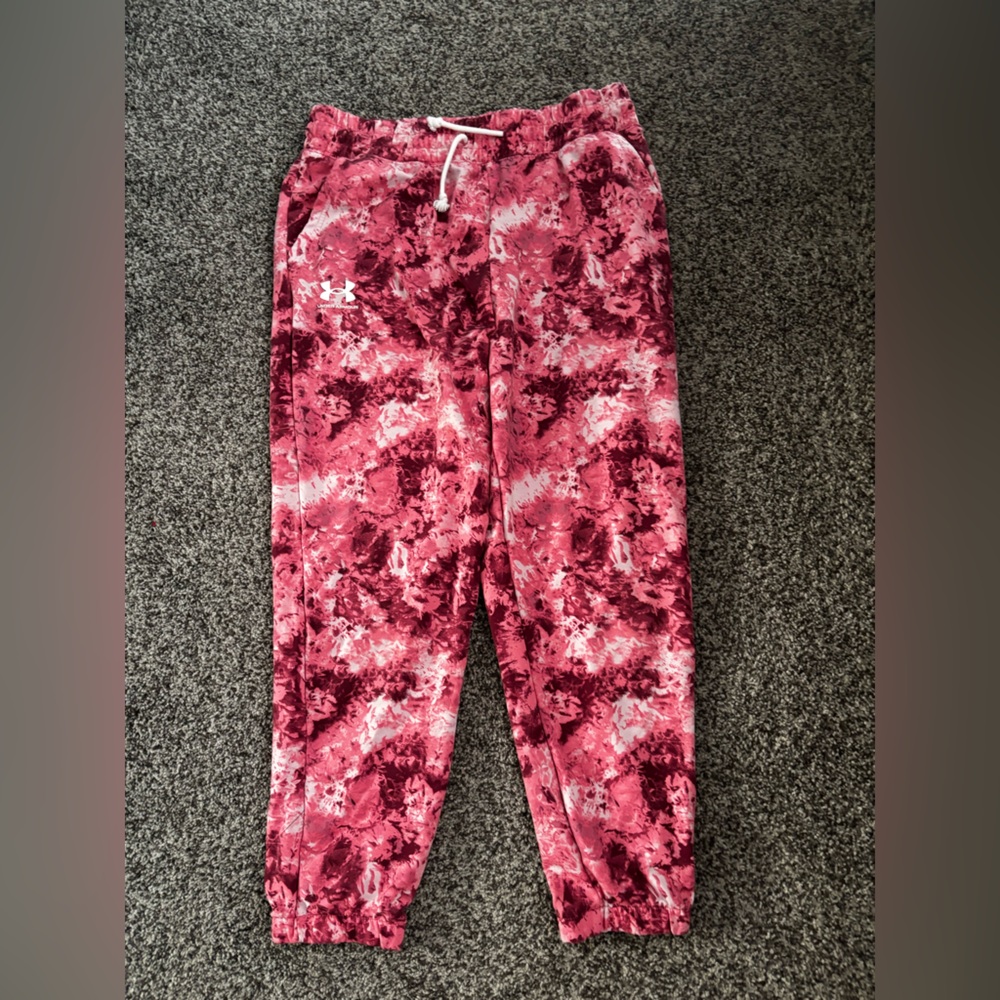 Women's M MD Under armour pink camouflage splatter loose fit sweatpants
